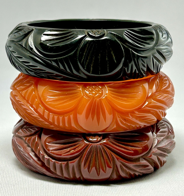 BB281chunky flower & leaf  carved bakelite bangles